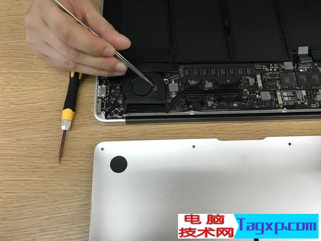 蘋果筆記本風(fēng)扇清灰流程圖