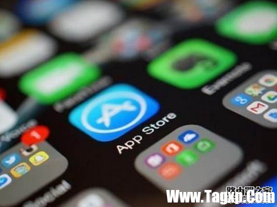 再陷入關(guān)機門！iPhone手機電量30%自動關(guān)機