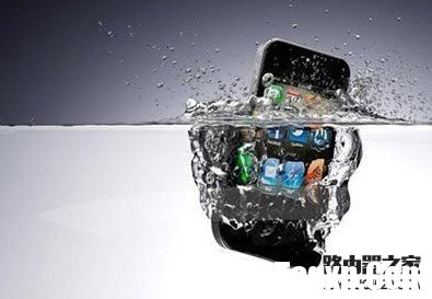 iphone6s掉水里怎么辦？iphone6s掉入水中的處理方法
