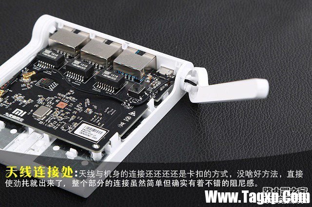 小米路由青春版怎么拆機(jī) 小米路由青春版拆解教程