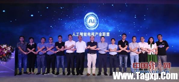 即將步入快車道 人工智能電視或?qū)⒊蔀椤皹?biāo)配”