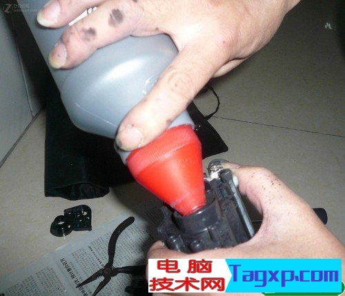 12a硒鼓加粉圖解