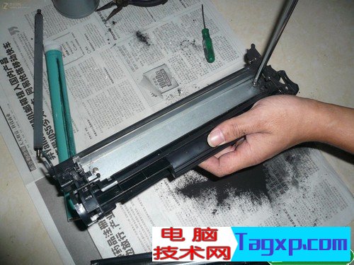 12a硒鼓加粉圖解