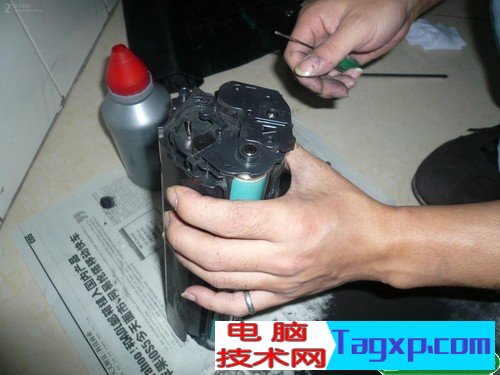 12a硒鼓加粉圖解