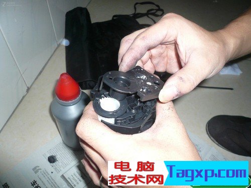 12a硒鼓加粉圖解