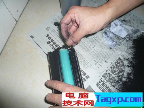 12a硒鼓加粉圖解