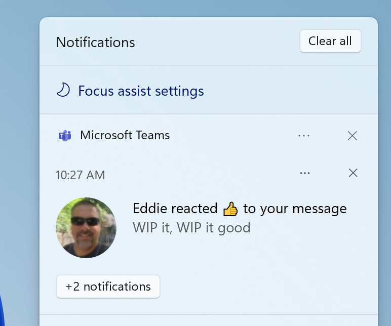 微軟發(fā)布了首個(gè)Windows11預(yù)覽版（22000.100）到Beta版