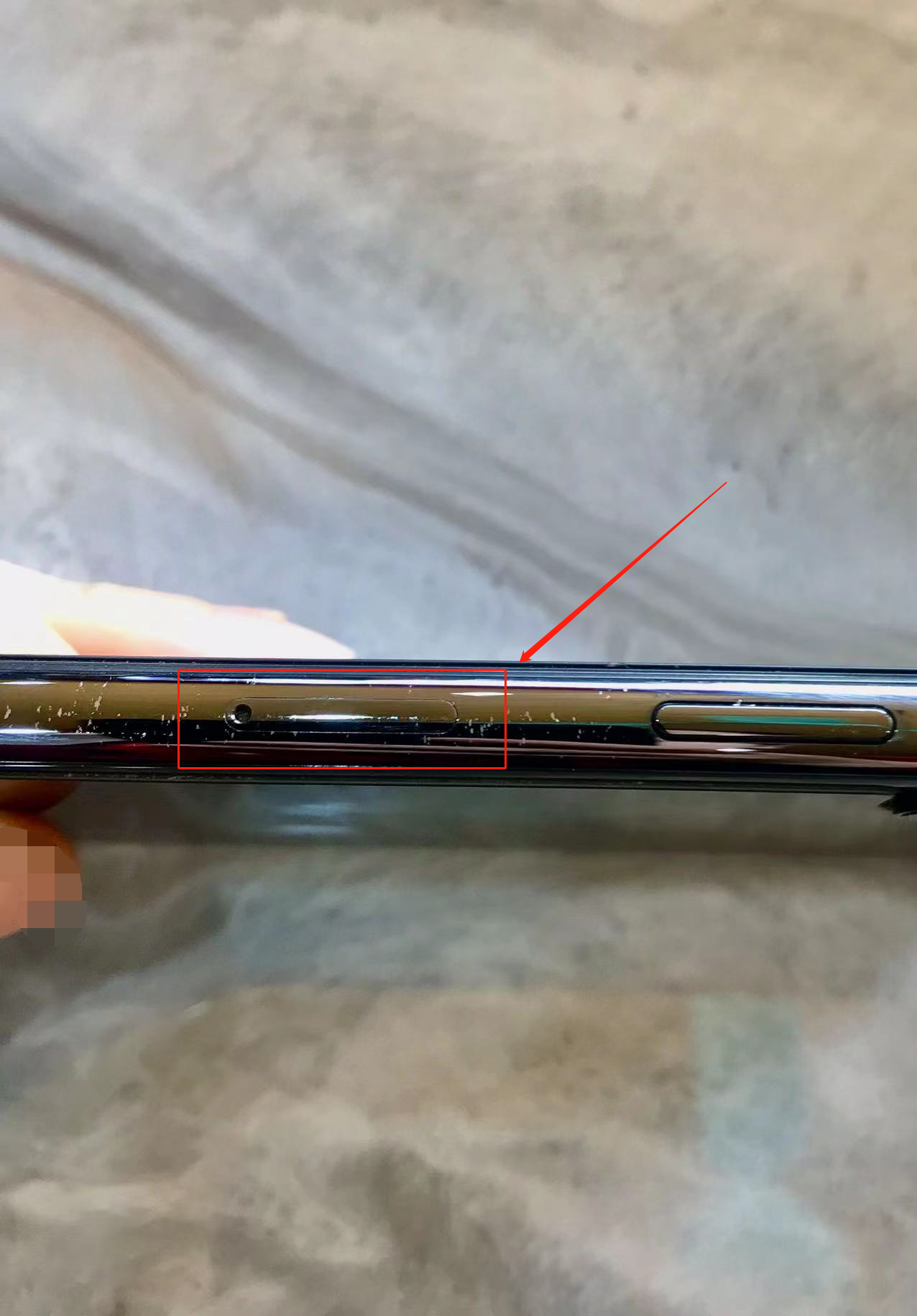 卡針斷在手機針孔里面了怎么辦?(1)