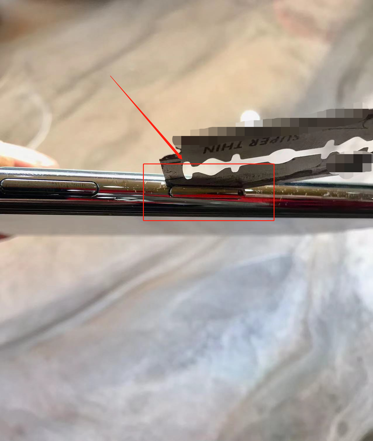 卡針斷在手機針孔里面了怎么辦?(3)