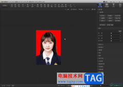 光影魔術(shù)手把紅底證件照